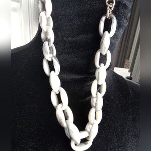 BANANA REPUBLIC Faux Marble Link Necklace 16-18"